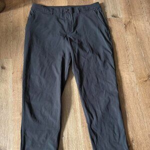 Lululemon Dark Gray Men’s Trousers Size 34‎